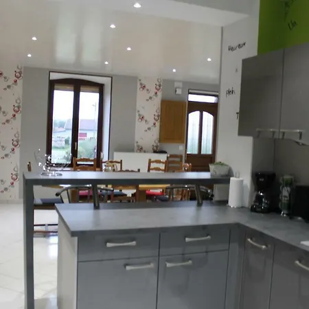 Chez Claudine بيت للعطل