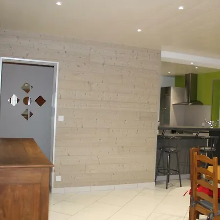 Chez Claudine بيت للعطل *